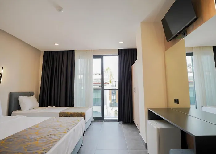 Blue Serenity Hotell Side